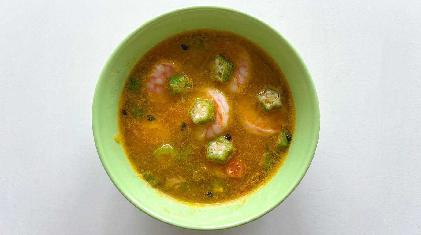 Scharfe Okra-Garnelen-Suppe mit Passionsfrucht