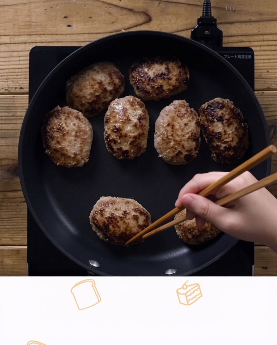 Überflüssiges Fett wird mit einem Küchentuch aus der Pfanne gewischt.