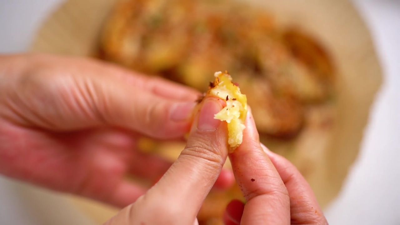 Knusprige Röstkartoffeln aus der Heißluftfritteuse